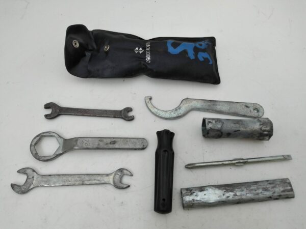 SUZUKI 09800 00188 Kit attrezzi dotazione chiavi riparazione trousse