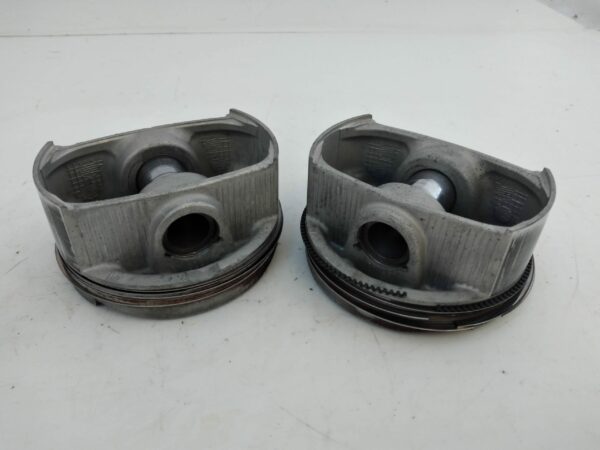 HONDA VTR 1000 SP1 pistoni 13101MCF000 13105MCF000