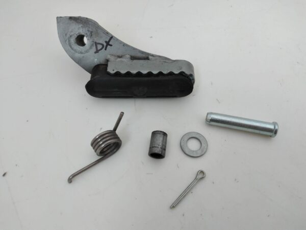 BMW R 1200 GS pedana anteriore pilota destra 46717729282