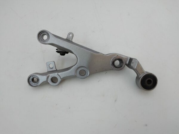 YAMAHA R6 2008 2015 SUPPORTO PEDANA ANTRIORE DESTRA PILOTA 2C0-3