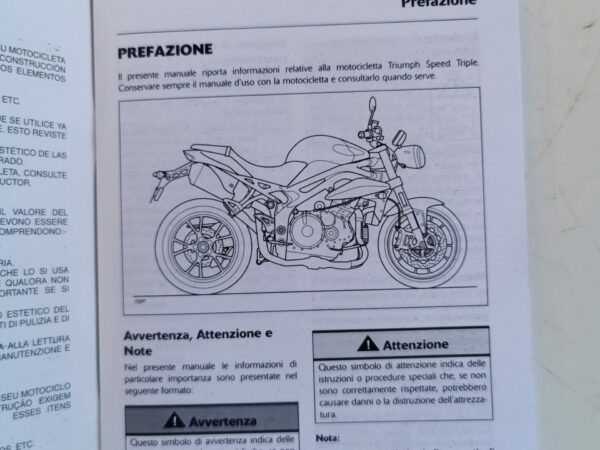 Triumph Speed Triple 2009 Libretto uso e Manutenzione IT