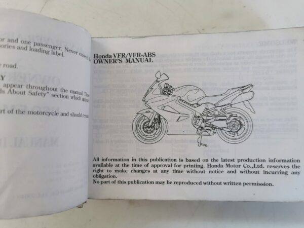 Honda VFR / ABS 2004 Libretto uso e Manutenzione 15002004105 IT ES EN