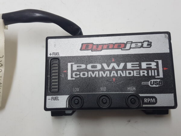 Yamaha R1 2007 Centralina aggiuntiva DynoJet Power Commander III montata con Akrapovic