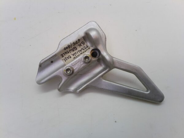 MV AGUSTA BRUTALE 675 / 800 Supporto pedana posteriore sinistra B6373