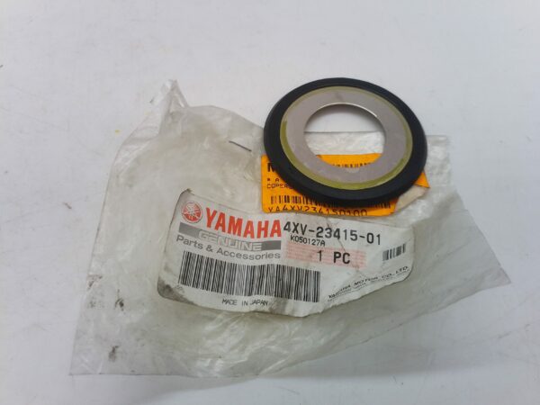 YAMAHA Coperchio cuscinetto sterzo 4xv2341501