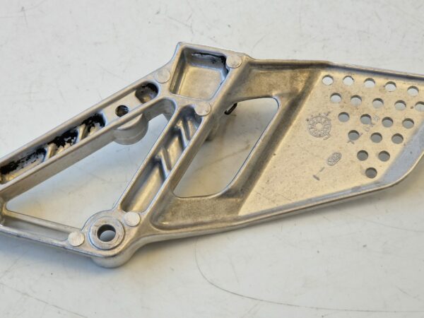 Honda CBR600  1993-94 Supporto pedana anteriore pilota Sx