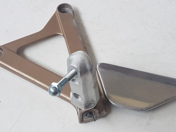 Honda NSR 125 F  1988-93 Piastra supporto pedana pilota Sx