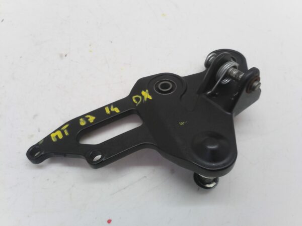 Yamaha mt-07 2014 Supporto pedana anteriore destra