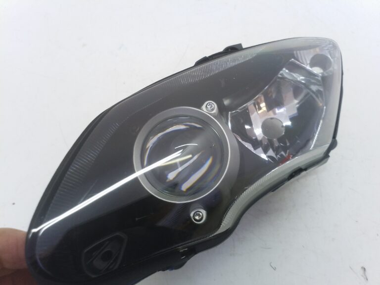 Yamaha R1 fanale anteriore sinistro p6467