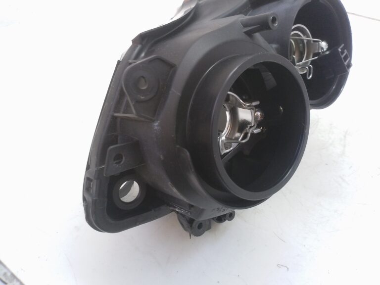 Yamaha R1 fanale anteriore destro riparato p6467