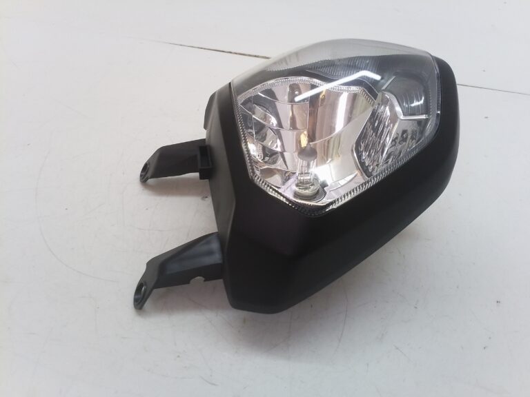 Yamaha MT 07 2014 faro anteriore graffi