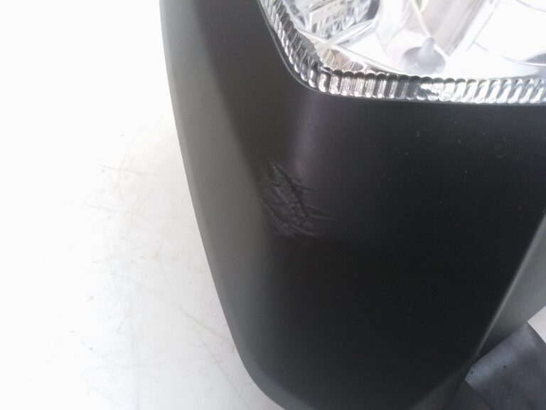 Yamaha MT 07 2014 faro anteriore graffi