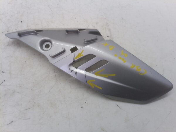 Honda CBR 1000 rr 04 supporto plastica paracalore dx da riparare 80103mela0000