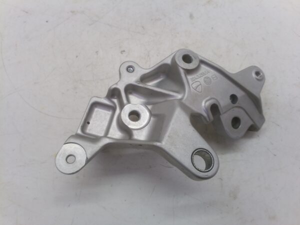 DUCATI MULTISTRADA 1200 15 17 supporto pedana anteriore sinistro 82432531a