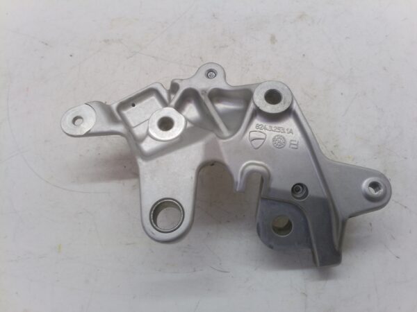 DUCATI MULTISTRADA 1200 15 17 supporto pedana anteriore sinistro 82432531a